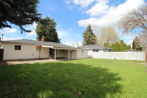 2816 Duell Avenue Medford OR 97501
