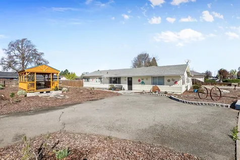 2987 Delta Waters Road Medford OR 97504