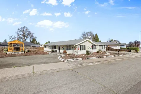 2987 Delta Waters Road Medford OR 97504