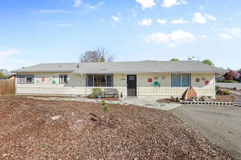 2987 Delta Waters Road Medford OR 97504