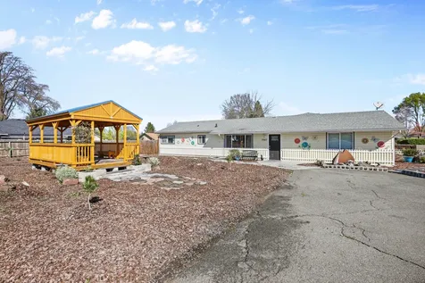 2987 Delta Waters Road Medford OR 97504