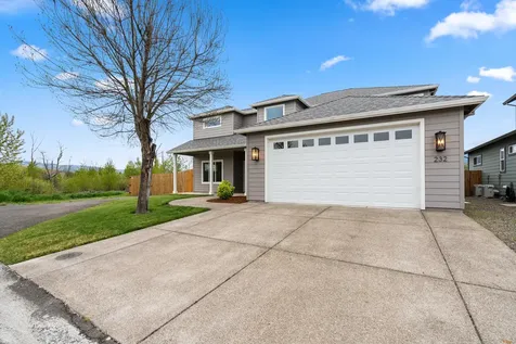 232 Willow Springs Drive Talent OR 97540