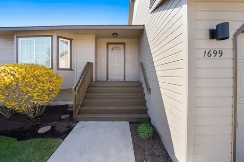 1699 NE Sonya Court Bend OR 97701