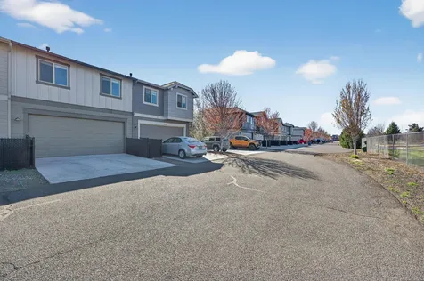 3135 SW 28th Street Redmond OR 97756