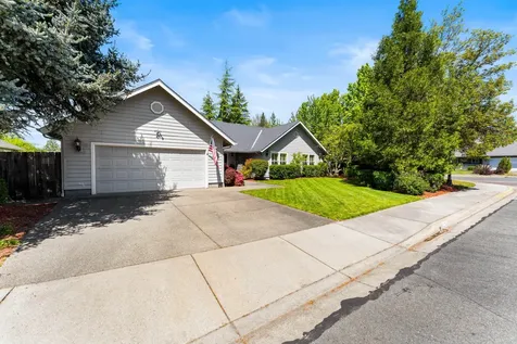 1206 Devonshire Way Grants Pass OR 97527