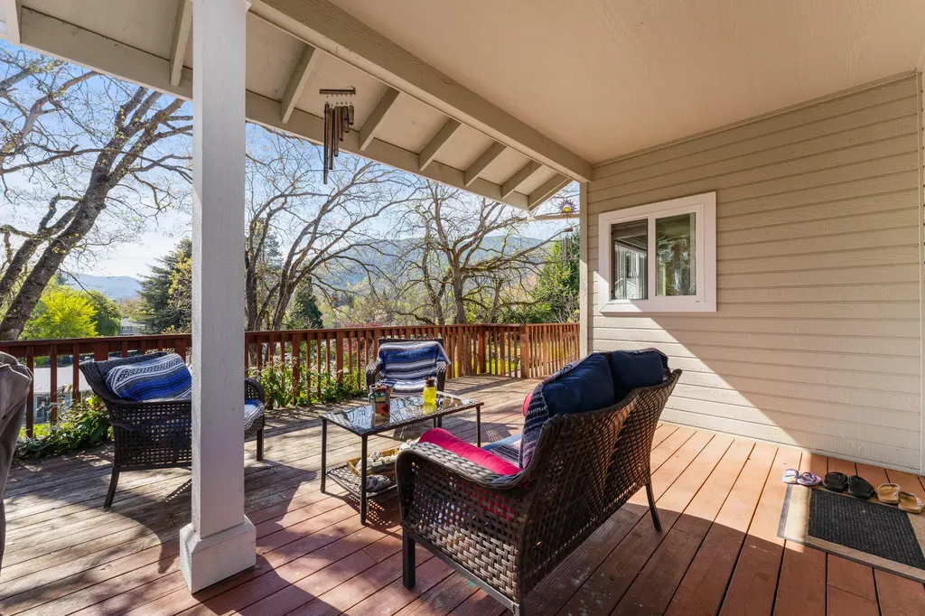 105 Cedar Ridge Terrace Rogue River OR 97537