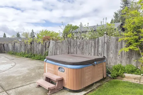 727 NE Memorial Drive Grants Pass OR 97526