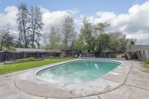 727 NE Memorial Drive Grants Pass OR 97526