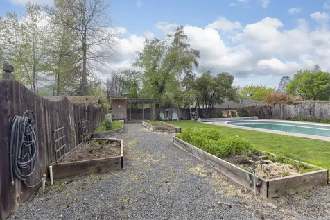 727 NE Memorial Drive Grants Pass OR 97526
