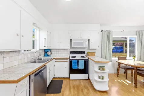 2326 Evergreen Avenue NE Salem OR 97301