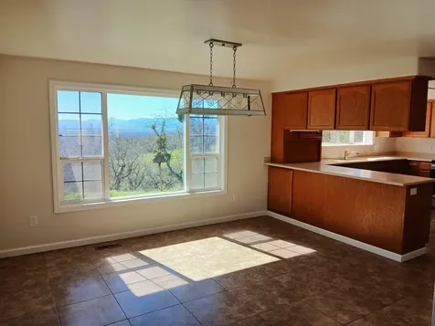 1360 W Linn Road Eagle Point OR 97524