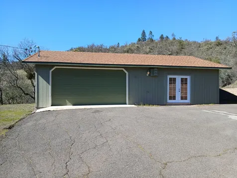 1360 W Linn Road Eagle Point OR 97524