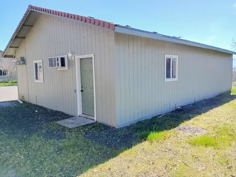 1360 W Linn Road Eagle Point OR 97524