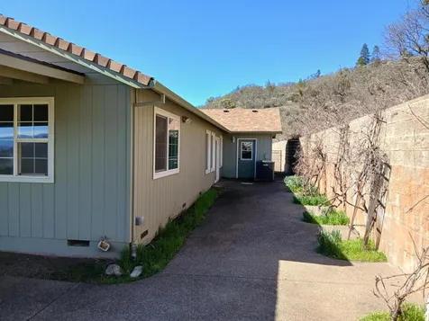 1360 W Linn Road Eagle Point OR 97524