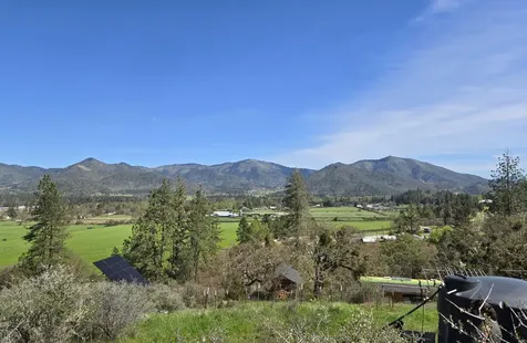 12726 Water Gap Road Williams OR 97544
