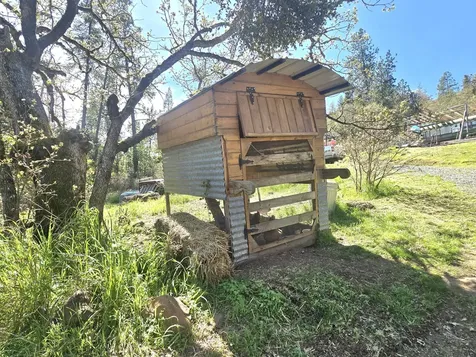12726 Water Gap Road Williams OR 97544