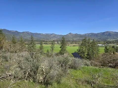 12726 Water Gap Road Williams OR 97544
