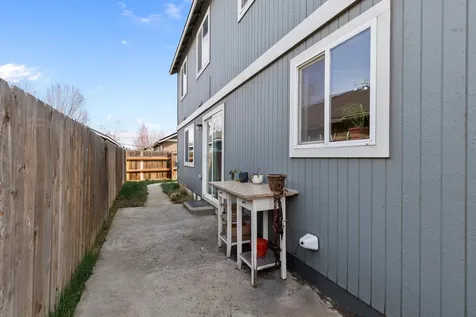20090 Mount Faith Place Bend OR 97702