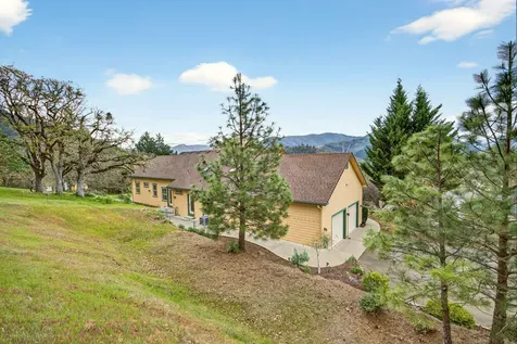 240 Mina Lane Grants Pass OR 97526