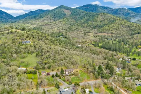 240 Mina Lane Grants Pass OR 97526