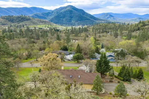 240 Mina Lane Grants Pass OR 97526