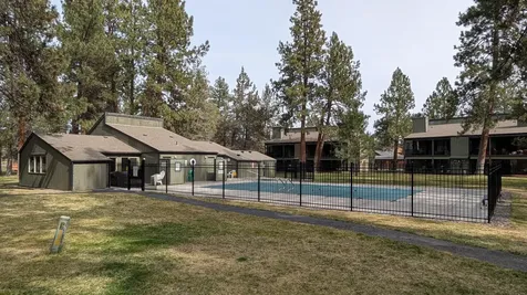 813 E Desperado Trail Sisters OR 97759