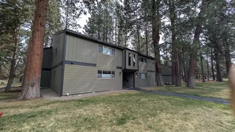 813 E Desperado Trail Sisters OR 97759