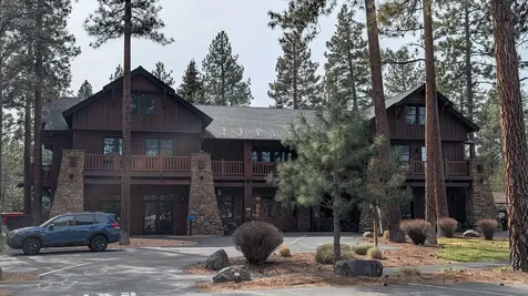 813 E Desperado Trail Sisters OR 97759