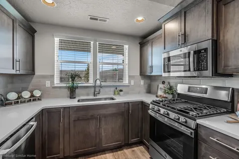 3717 Luchu Street Medford OR 97504