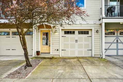 221 Cherry Bark Lane Medford OR 97501