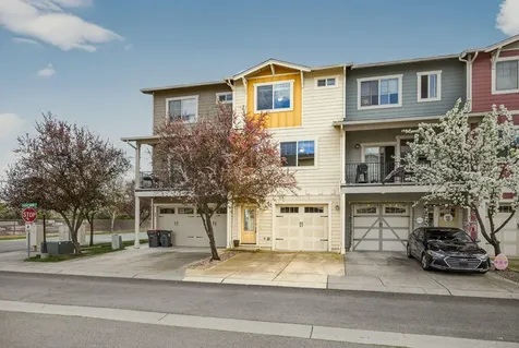 221 Cherry Bark Lane Medford OR 97501