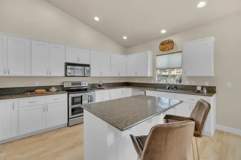 4013 SW Tommy Armour Lane Redmond OR 97756