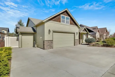 4013 SW Tommy Armour Lane Redmond OR 97756