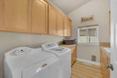 4013 SW Tommy Armour Lane Redmond OR 97756