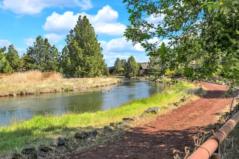 4013 SW Tommy Armour Lane Redmond OR 97756