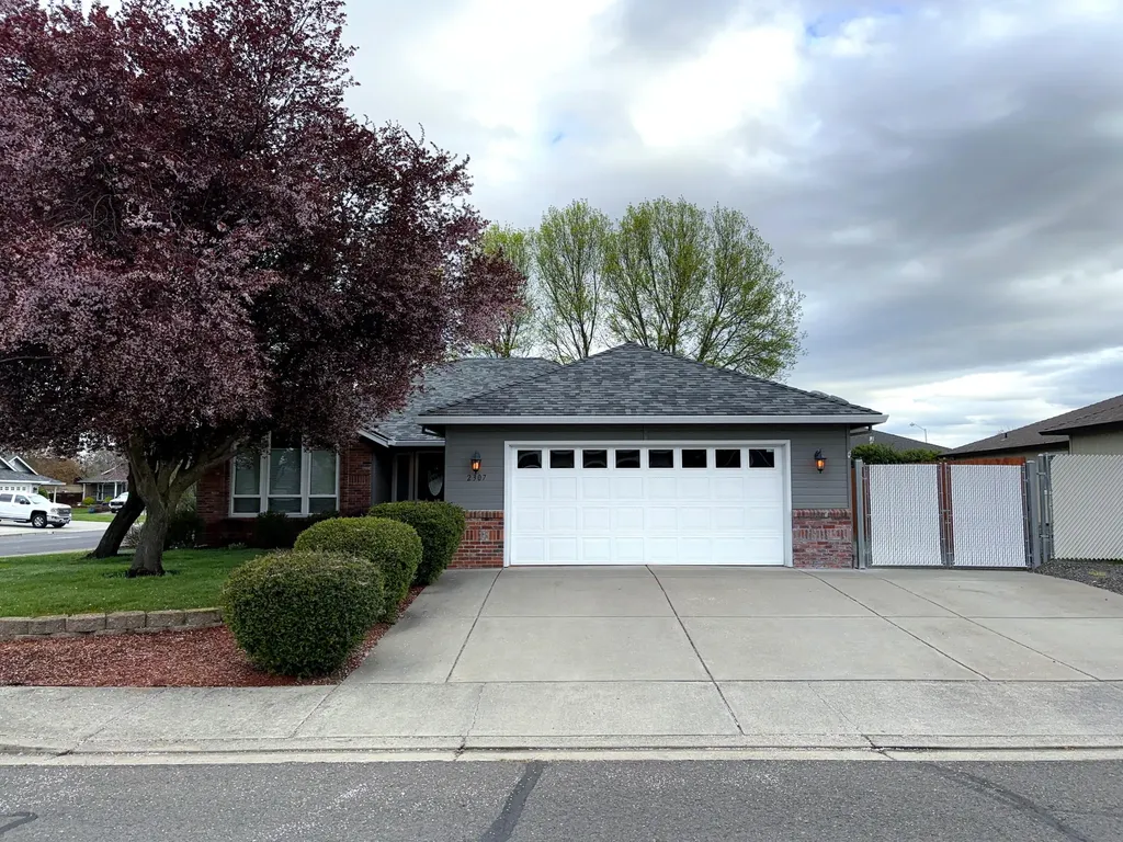 2307 Jeremy Street Central Point OR 97502