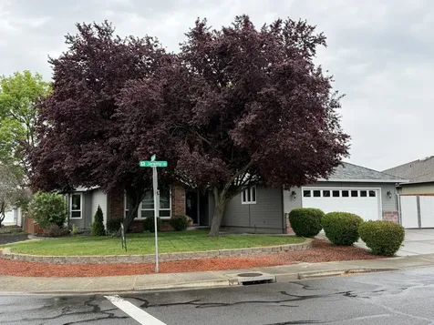 2307 Jeremy Street Central Point OR 97502