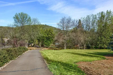 343 Rene Drive Shady Cove OR 97539