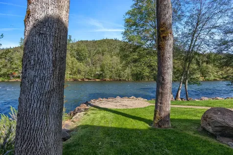 343 Rene Drive Shady Cove OR 97539