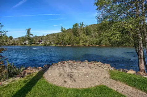 343 Rene Drive Shady Cove OR 97539