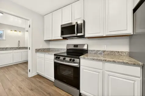 24 Dewey Street Ashland OR 97520