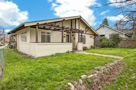 24 Dewey Street Ashland OR 97520
