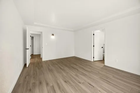 24 Dewey Street Ashland OR 97520