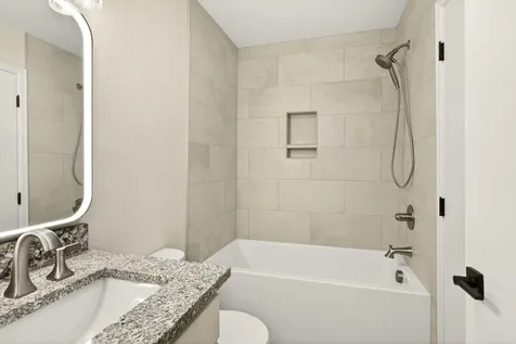 24 Dewey Street Ashland OR 97520