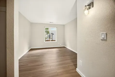24 Dewey Street Ashland OR 97520