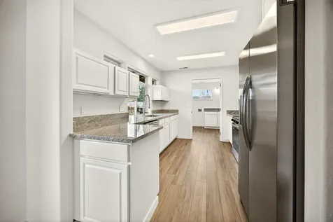 24 Dewey Street Ashland OR 97520