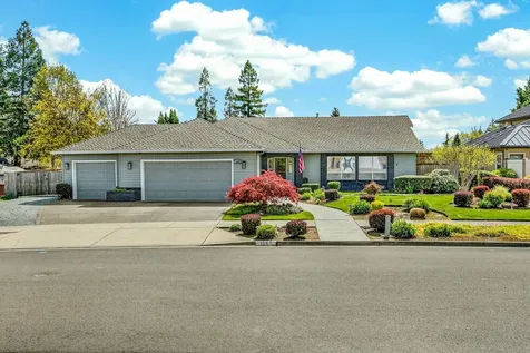 1562 Ridge Way Medford OR 97504