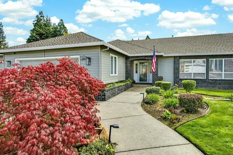 1562 Ridge Way Medford OR 97504