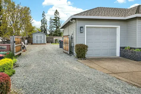 1562 Ridge Way Medford OR 97504