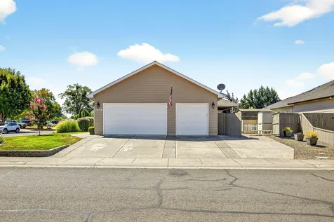 2918 Brookdale Drive Central Point OR 97502